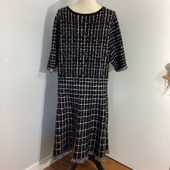 DRESS BARN PLUS 2X-3X KNIT MIDI FIT&FLARE  A-LINE DRESS IVORY BLACK  GEO PRINT - Picture 4 of 12